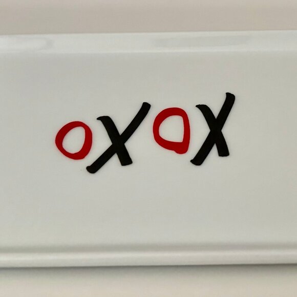 NWT PRIMA DESIGN PORCELAIN SMALL WHITE TRINKET TRAY PLATE DISH "XOXO" PRINTED - Picture 5 of 11
